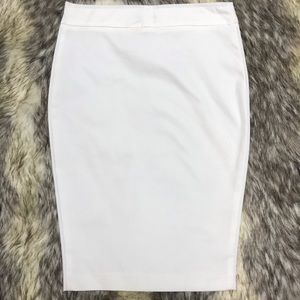 Avenue Mountaigne white skirt